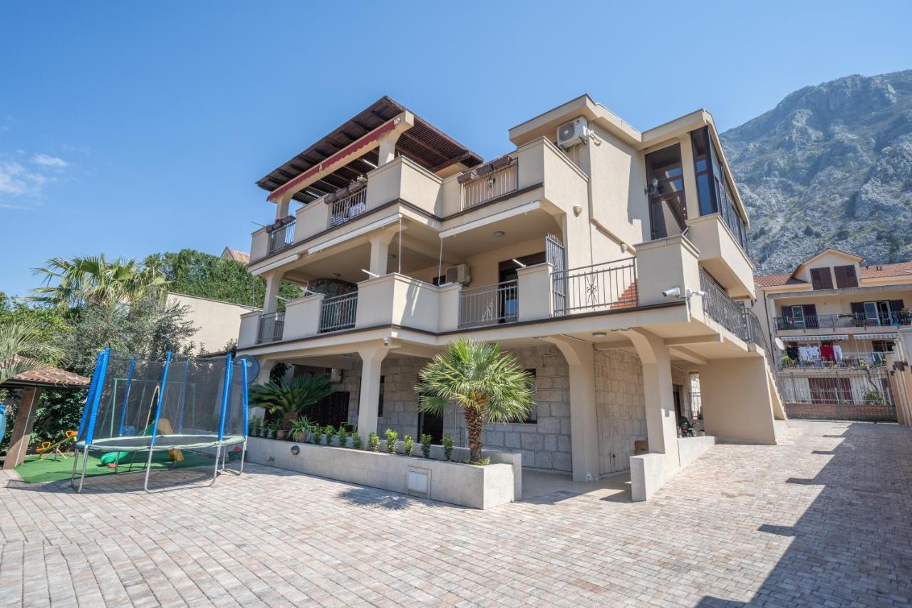 קוטור Apartments Milunovic מראה חיצוני תמונה