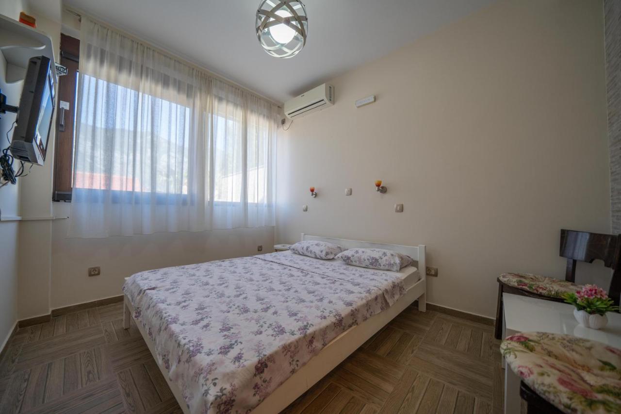קוטור Apartments Milunovic מראה חיצוני תמונה